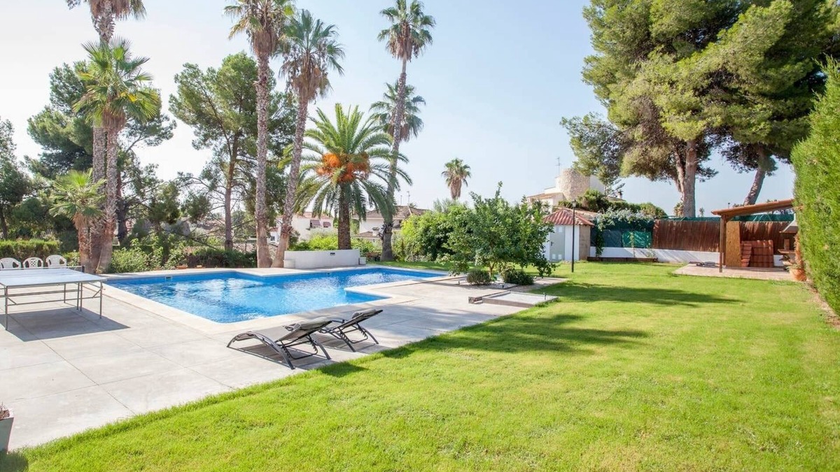 Riba-roja de Turia Villa | Villa Montealcedo