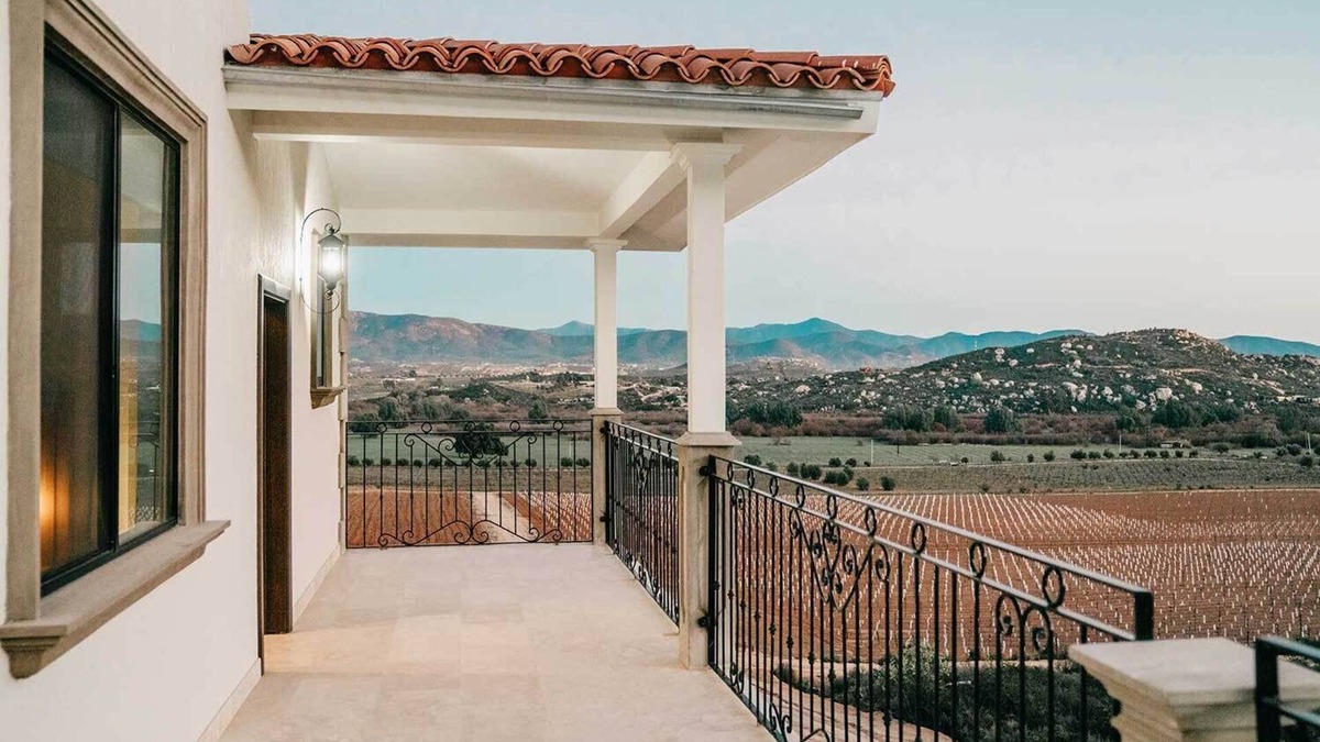 Valle de Guadalupe Hotel | Villa Montefiori