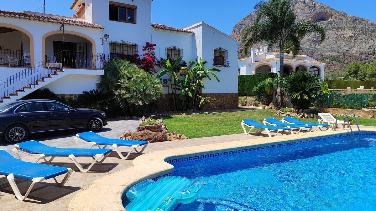 Montgo de Toscamar Villa | Villa Montgo Large house with heated private pool