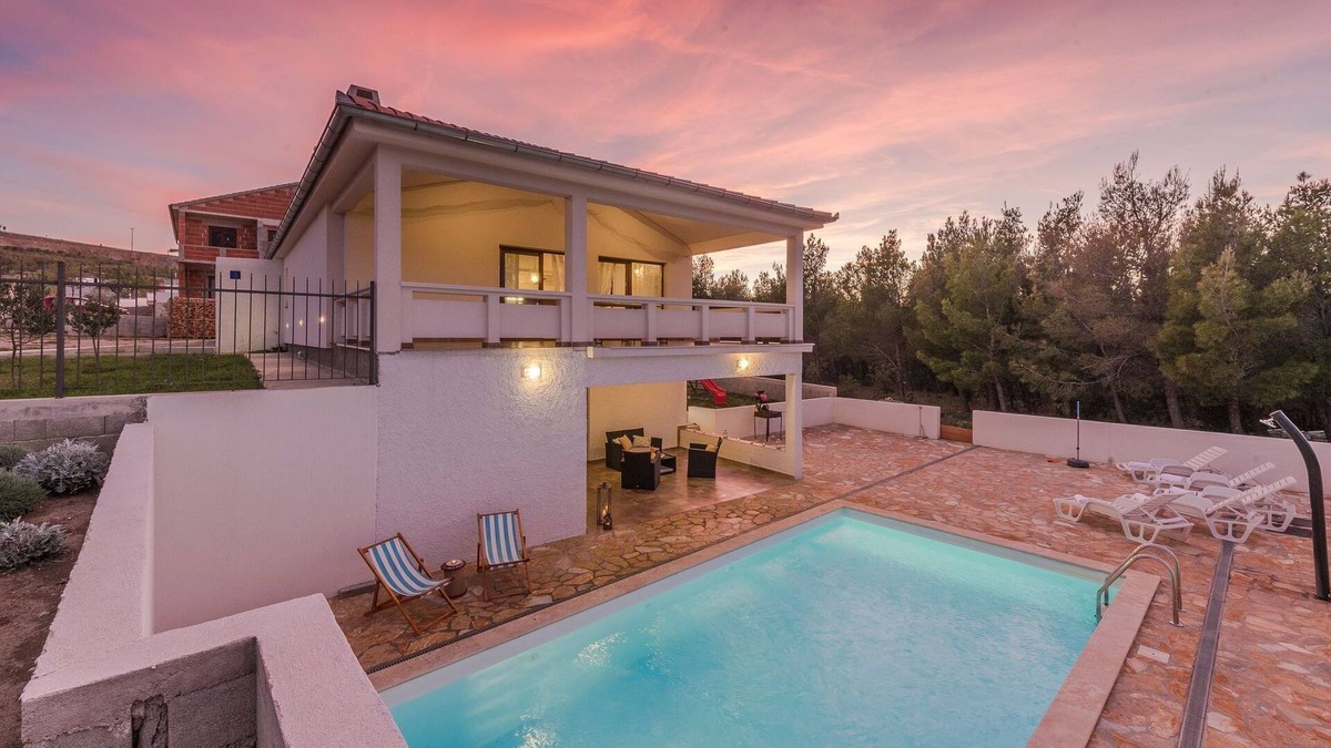 Rovanjska House | Villa More with pool and garden (V5751-K1) - Rovanjska