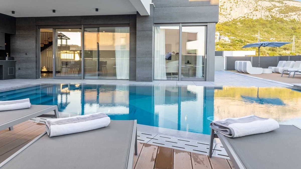 Zelenka Villa | Villa Mosaicus with Pool