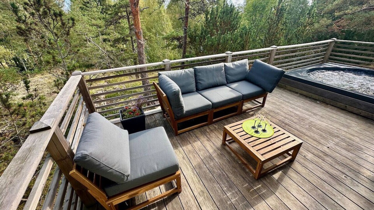 Raseborg Apartment | Villa Mustikka - Modern Log Villa on a Waterfront Estate