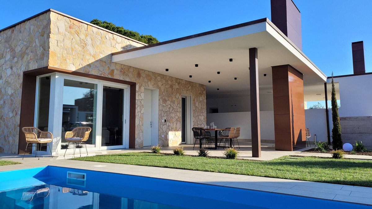 Pacengo Villa | Villa 'My Lagozise' with private pool, wifi and air conditioning