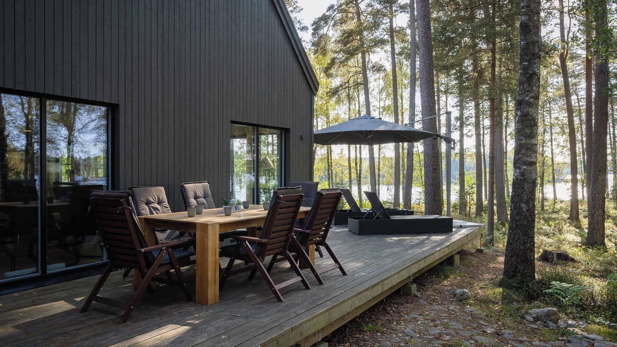 Gallstad House | Villa Nabben - strong pines, lakeview and beach
