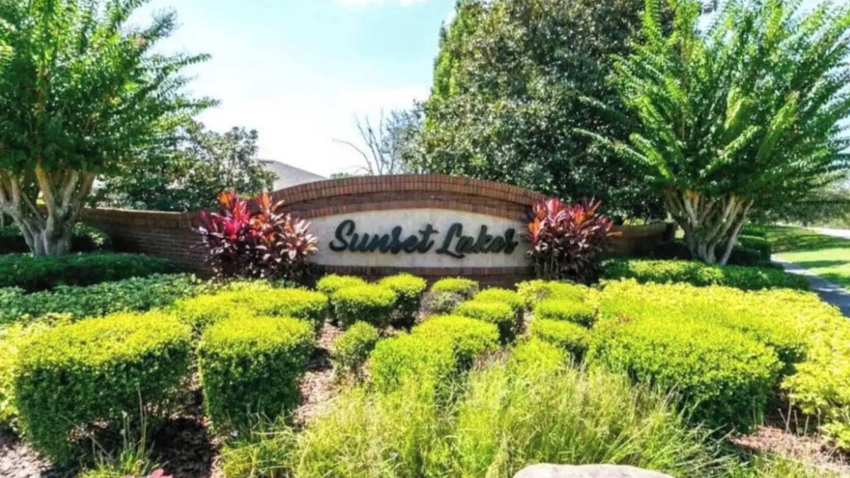 Sunset Lakes House | Villa near Disney Jacuzzi Pool 4bed-3baths