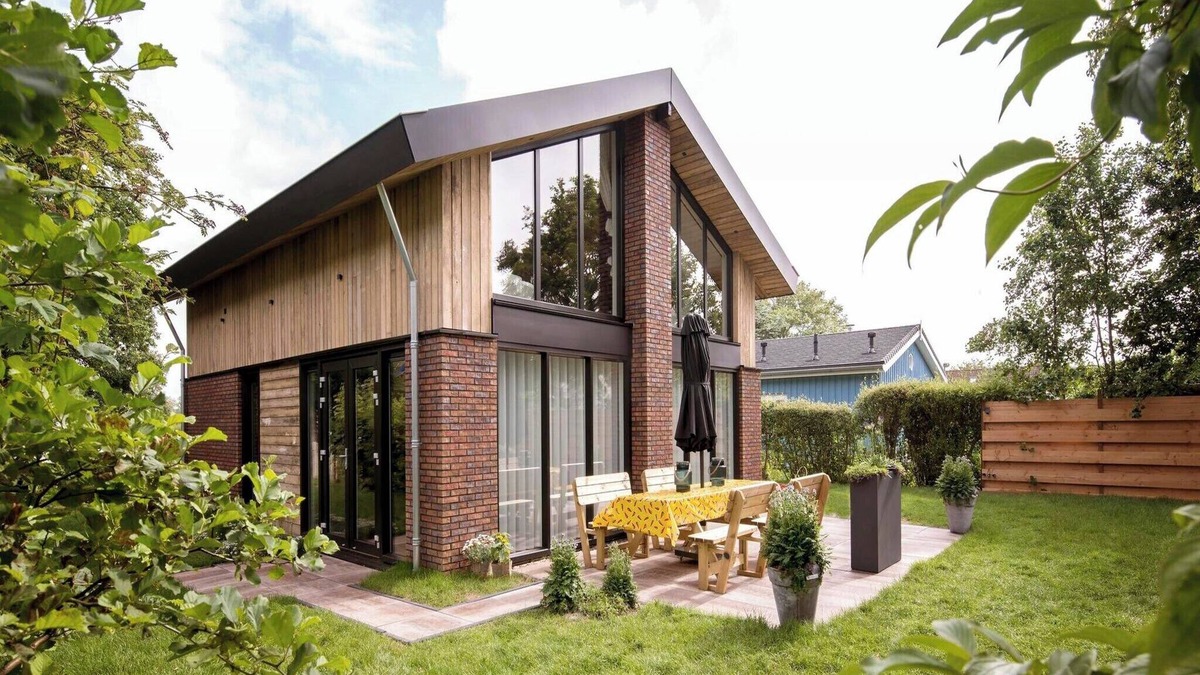 Julianadorp aan zee Villa | Villa near Dutch Dunes with Pool