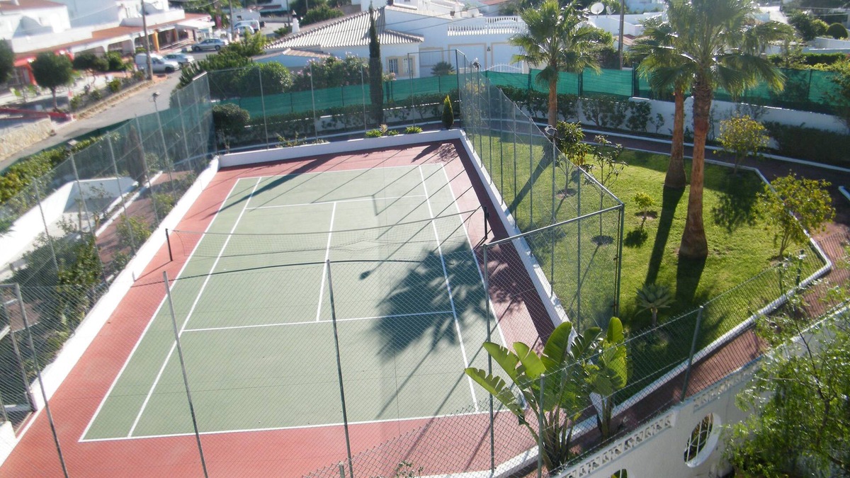 Vale de Centianes Villa | Villa next to Centeanes beach, with private pool and tennis court, wifi
