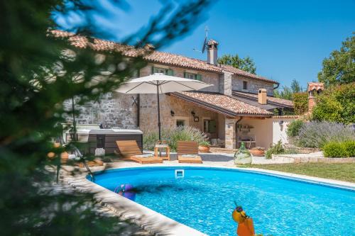 Diklici House | Villa Nonni-romantic stone house