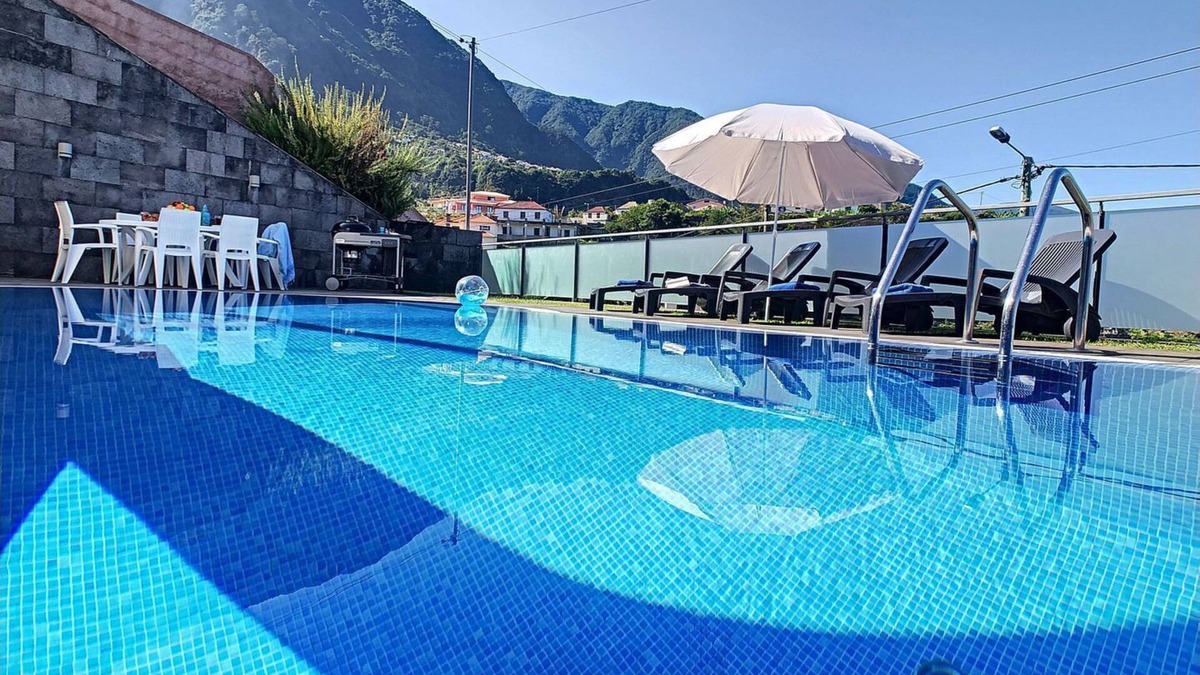Ponta Delgada House | Villa North Sea - Three Bedroom House, Sleeps 6