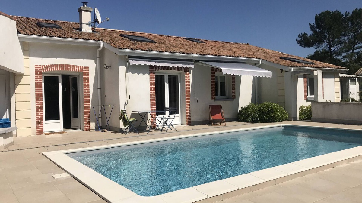Grayan-Et-L'Hopital House | 'Villa Océan' with Private Pool, Private Terrace and Wi-Fi