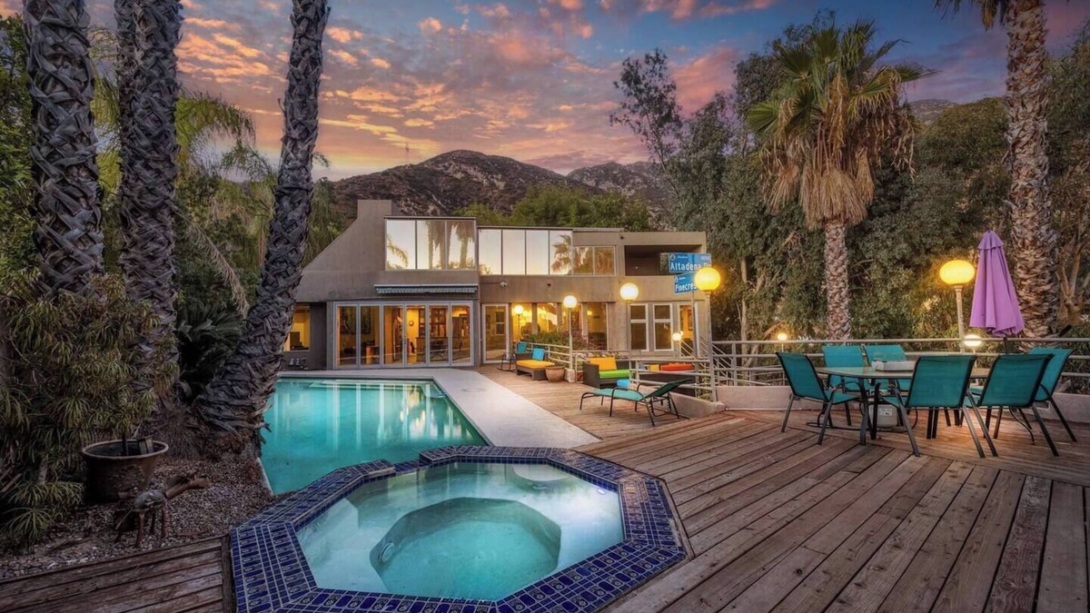 Altadena Villa | Villa of 100 Games - 4BR with Heated Pool & Spa