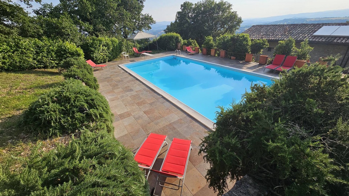 Massa Martana Villa | Villa of the Fireflies, panoramic pool, top privacy