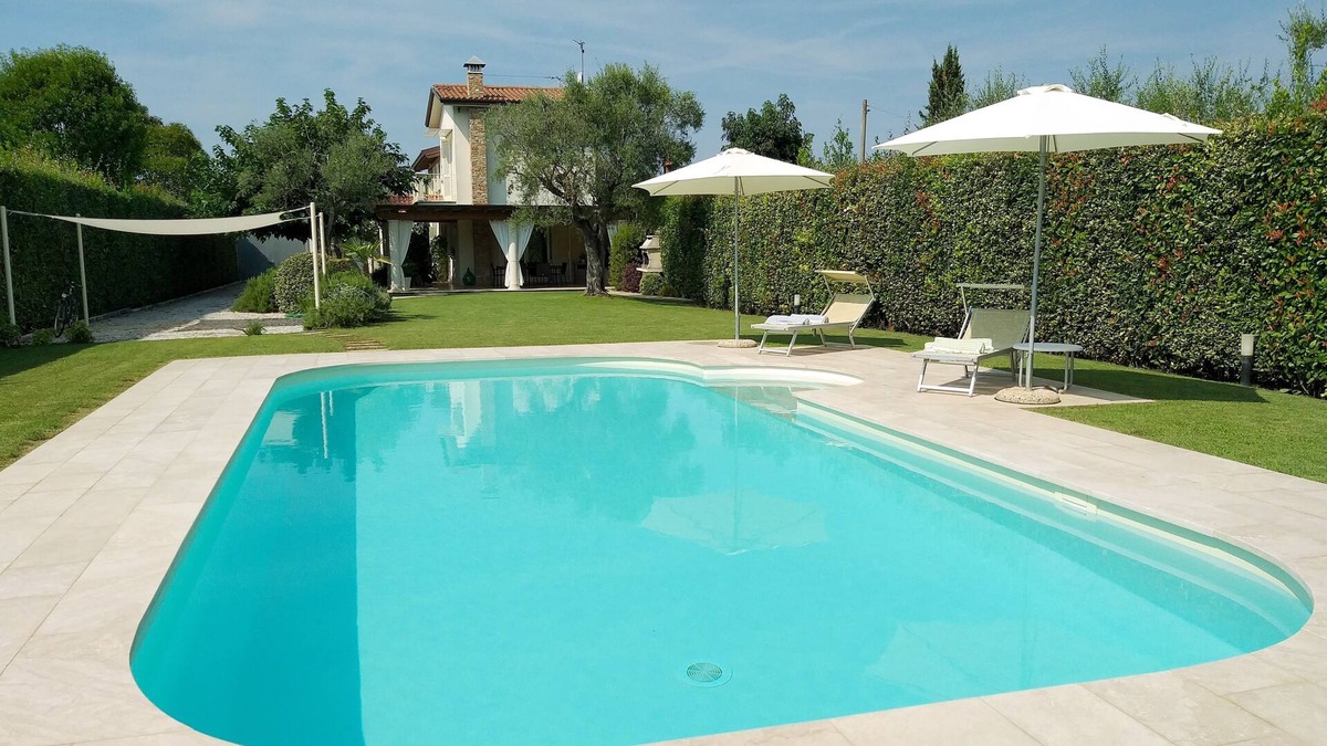 Capezzano Pianore Villa | Villa Oliveta with private pool HEATED FROM 2026.