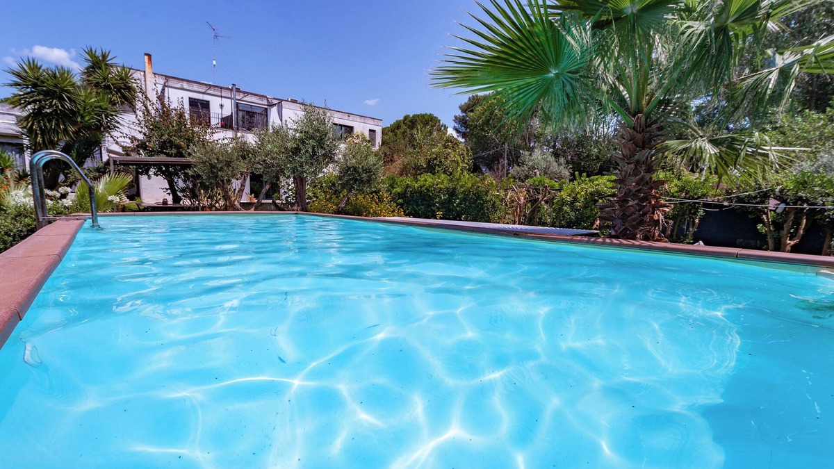 Lizzanello Villa | Villa "Olivia Pool Tennis Spa - B" with Shared Pool, Shared Sauna & Wi-Fi