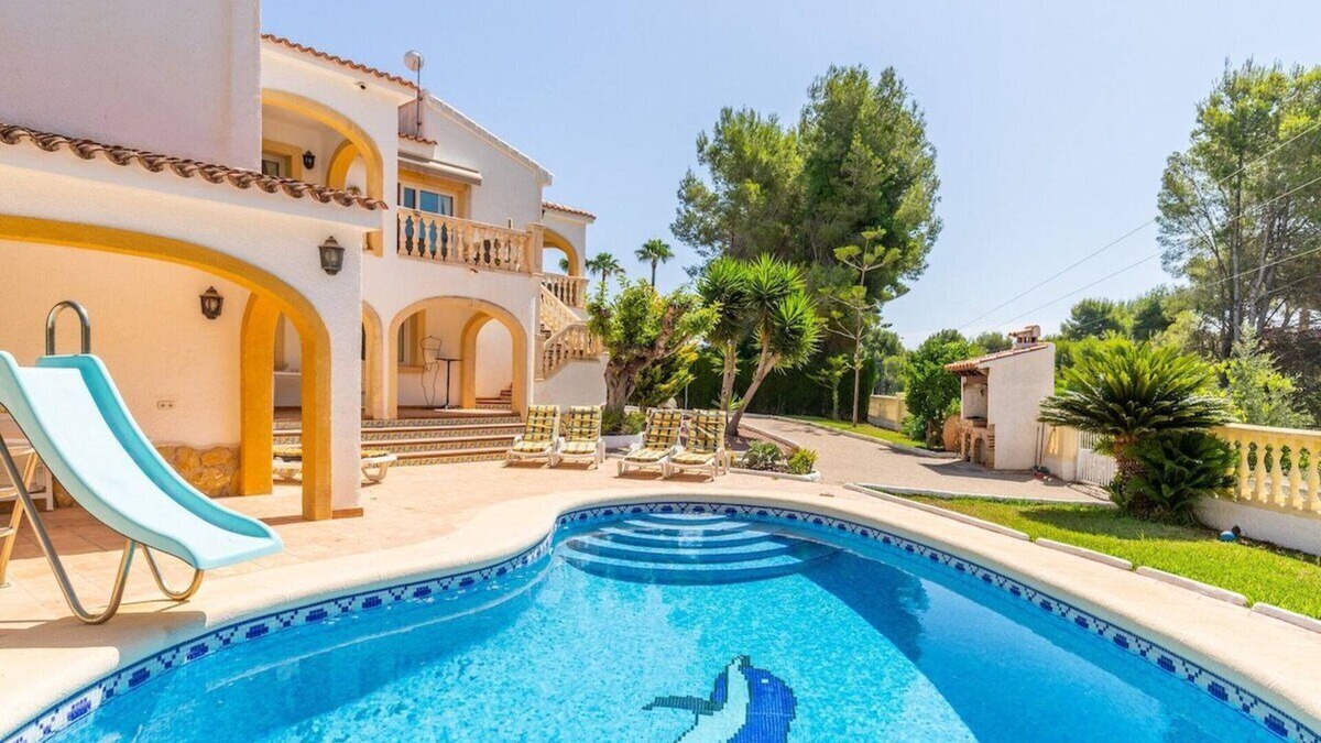 Pinar del Advocat Villa | Villa 'Olivo Moraira' with Private Pool, Wi-Fi and Air Conditioning