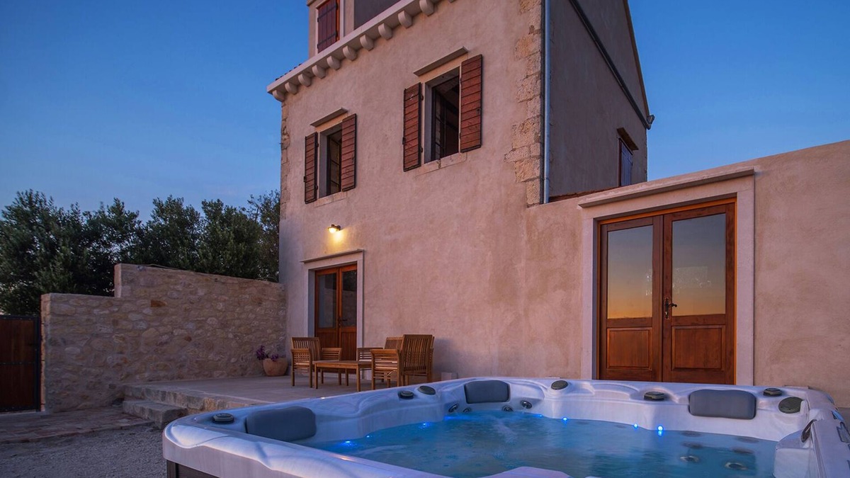 Bisevo House | Villa on Biševo, Komiža - transfer and car included, 5 min to the sea