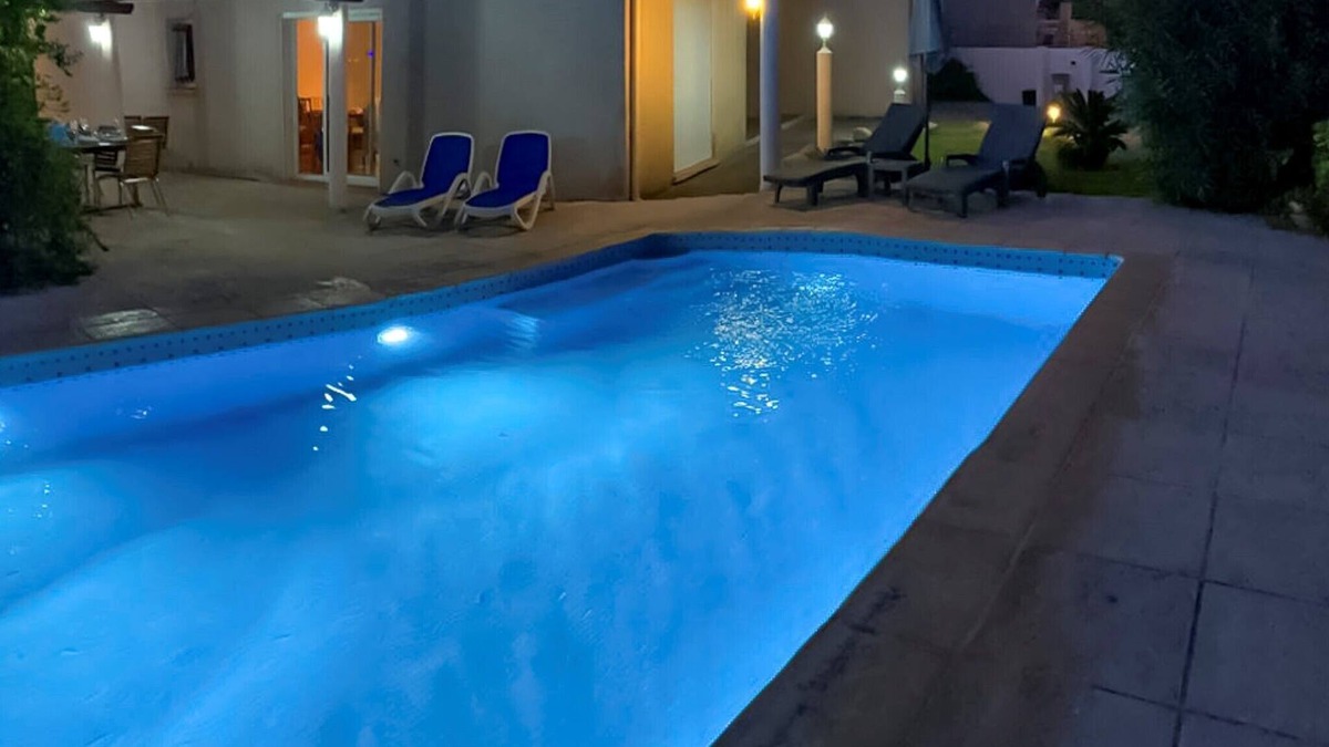 Saint-Cyprien Villa | Villa on one level - air con/Pool/Garden - Near beaches shops restaurants