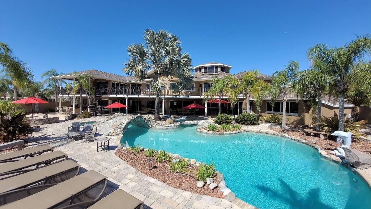 Mcelroys Belleview Villa | Villa on the River