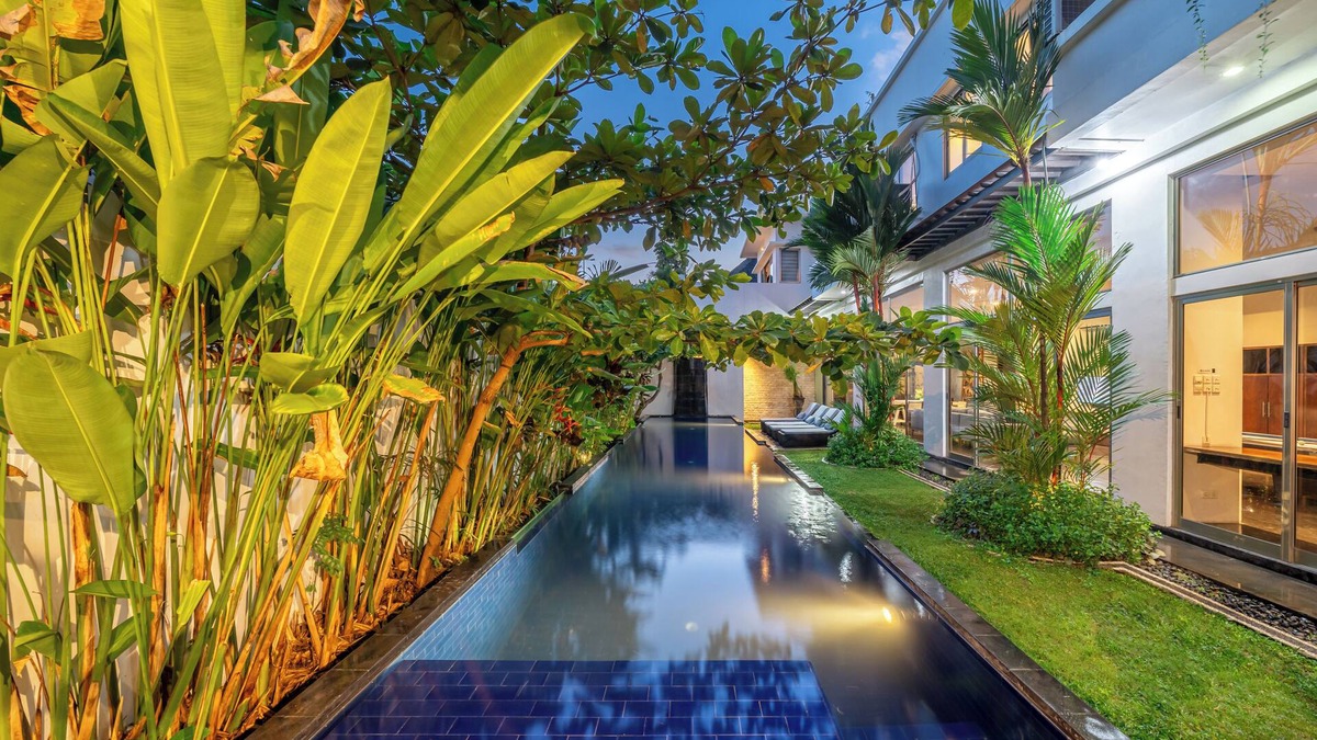 Laksmana Villa | Villa Onyx 18 meter pool, 1 minute walk from Eat st