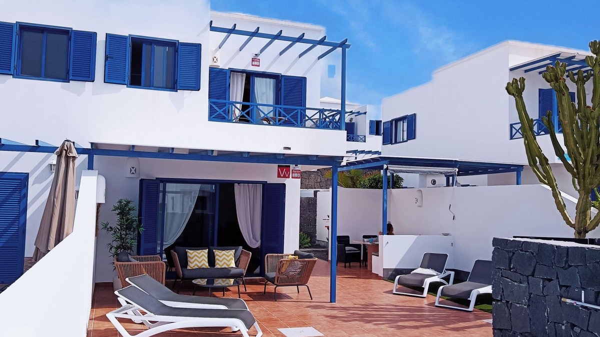 Playa Blanca Villa | Villa Optimist Rubicon, private pool, WIFI, sea views