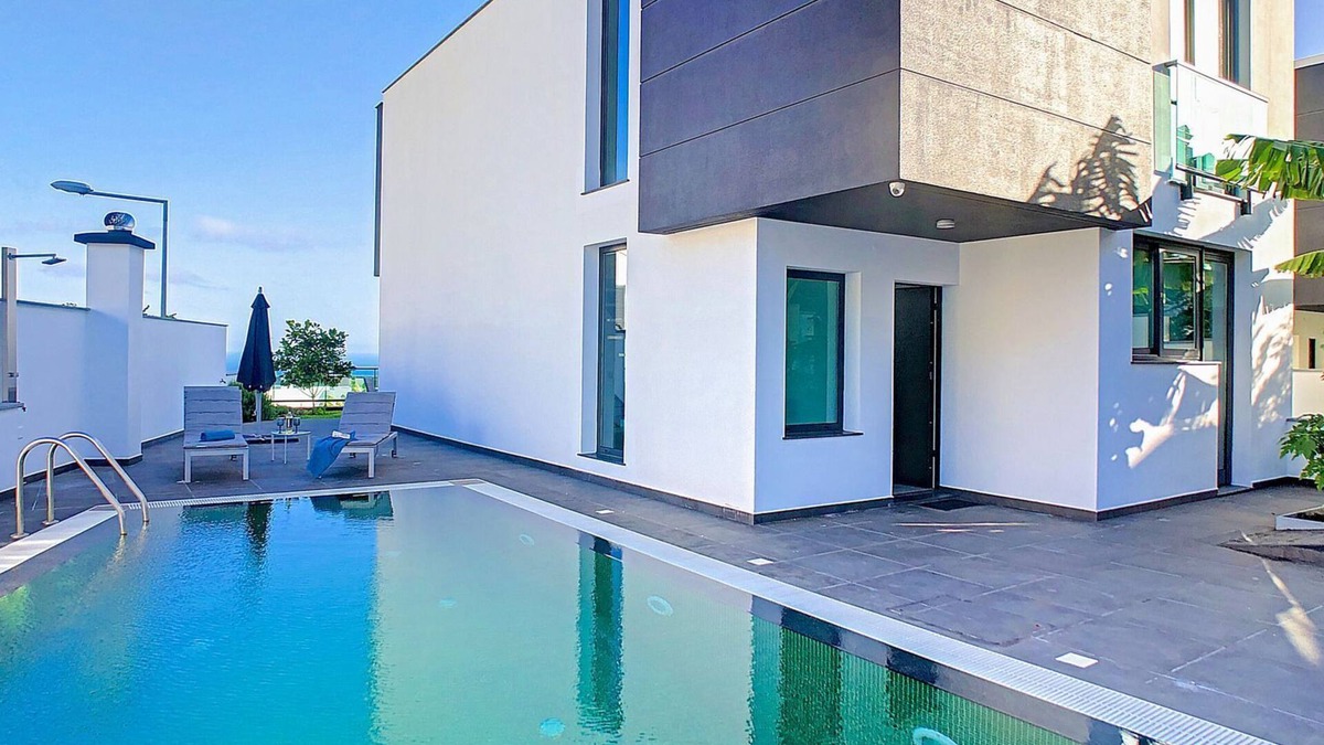 Canico House | Villa Orca by LovelyStay