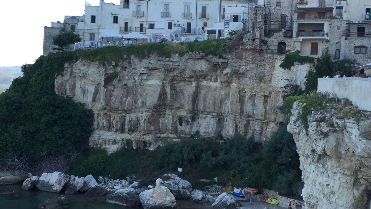 Defensola Bed & Breakfast | VILLA ORCHIDEA C TWO-ROOM APARTMENT WITH KITCHEN CORNER VIESTE