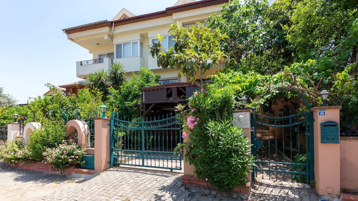 Marmaris City Center Villa | Villa Orkun Armutalan Daily Weekly Rentals