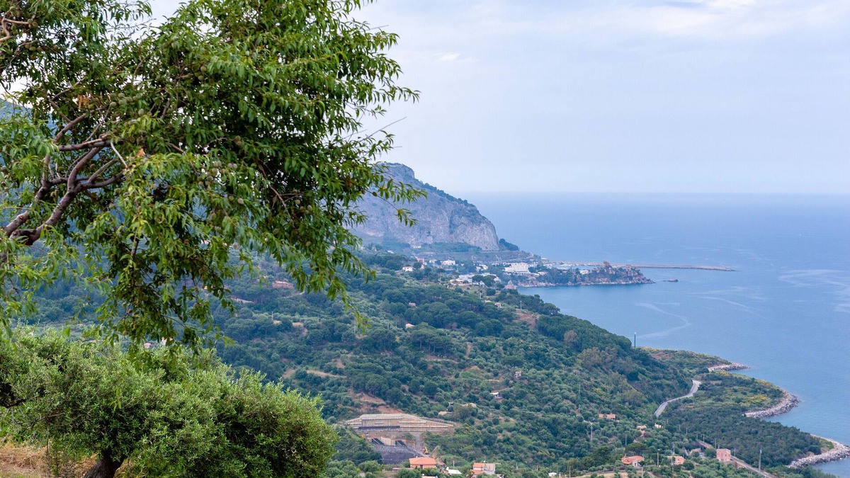 Cefalu Villa | Villa 'Orto Degli Ulivi' with Sea View, Garden & A/C