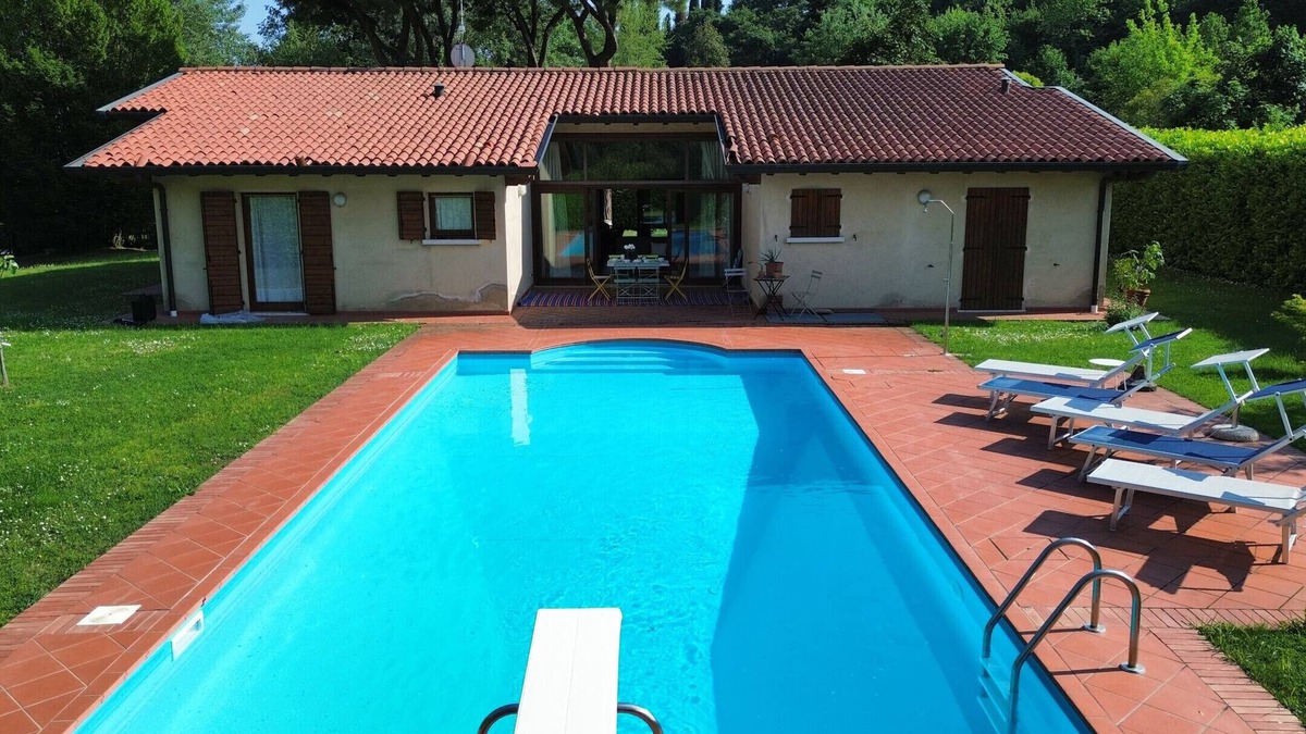 Paradiso Villa | Villa Paradiso by Bookinggardalake