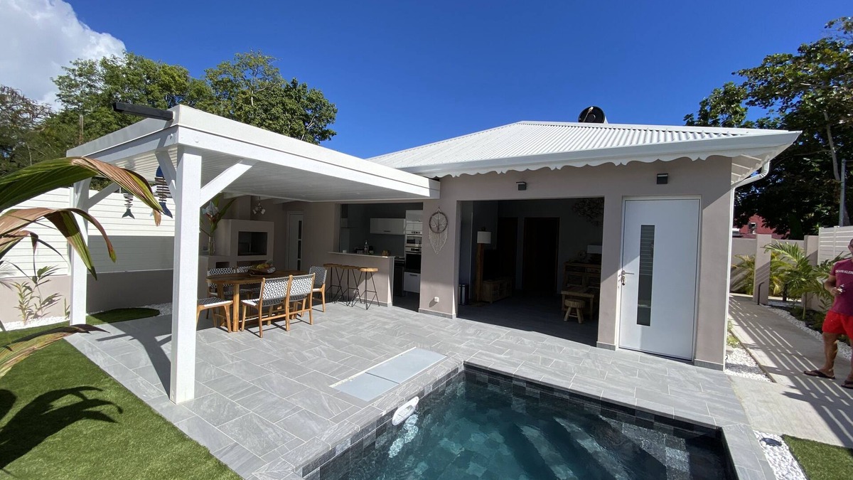 Grande-Terre Villa | Villa Pain de sucre 2 bedrooms swimming pool, 200m from la caravelle beach.