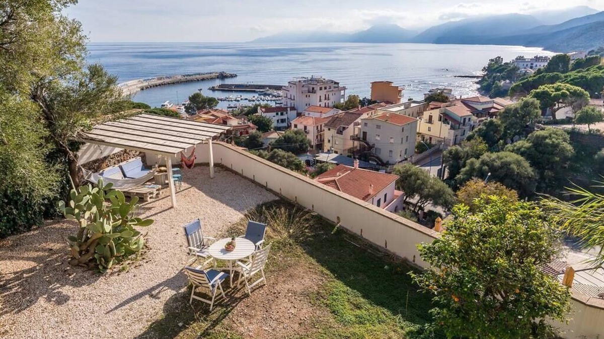 Cala Gonone Apartment | VILLA PALMA: elegant villa with enchanting view