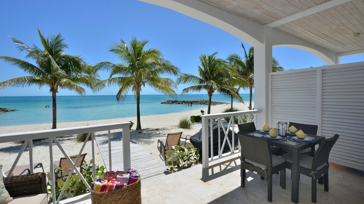Palm Cay Villa | Villa Palmas, A Private Villa On The Beach
