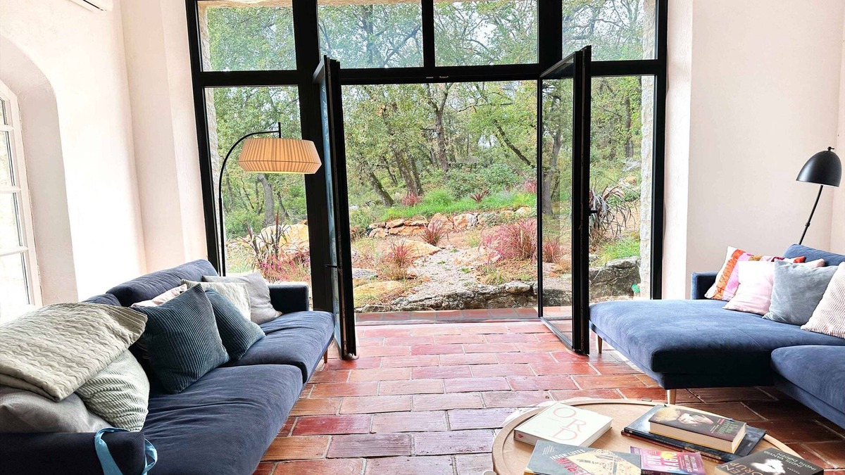 Tourrettes-sur-Loup Villa | Villa Paloma : Nature and design by Architect