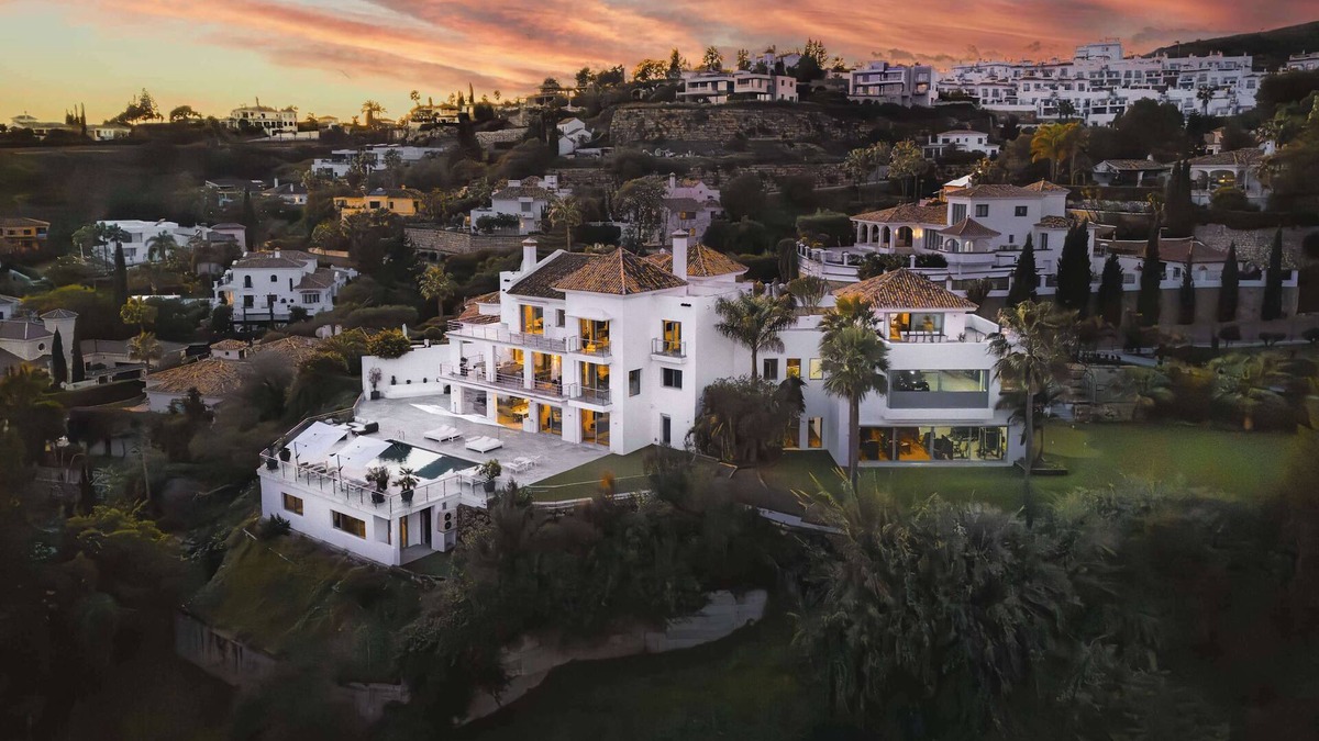 New Golden Mile Villa | Villa Paraiso Alto | Ultimate Holiday Experience Pool Gym Cinema Parking Golf