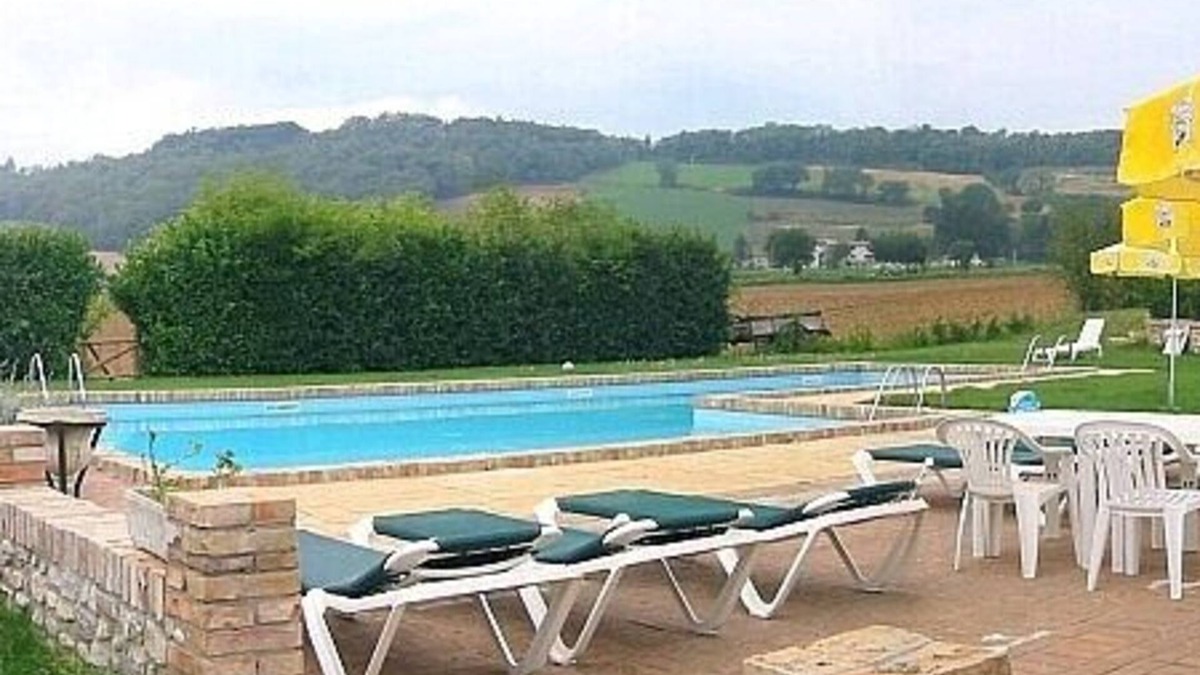 Montone House | Villa Pavone C: A welcoming two-story apartment surrounded by the greenery, with Free WI-FI.