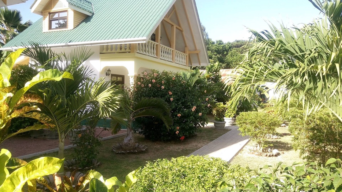 La Digue Villa | VILLA PAYANKE (Chalets Anse Reunion) - 2 to 4 people - close to the beach
