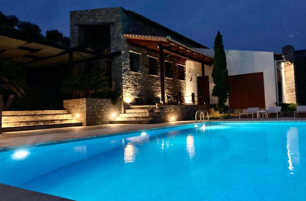 Kymi-Aliveri Villa | Villa Pebbles