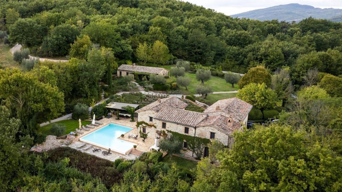 Montelovesco Villa | Villa Petroia - Six Bedroom Villa, Sleeps 12