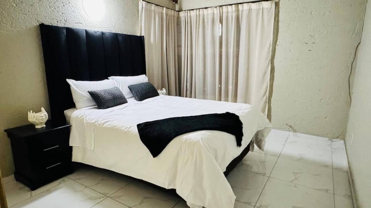 Woodmead House | Villa Picasso- 1 Bed Villa