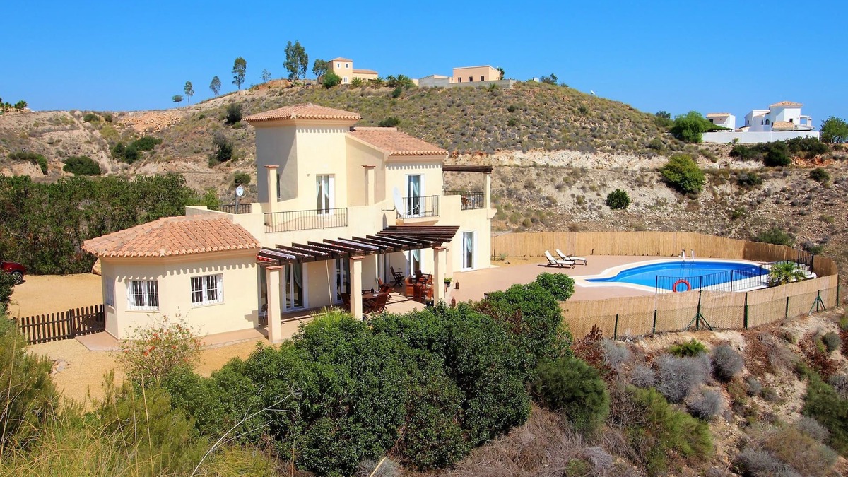 Bedar Villa | Villa Pikorua is a luxurious private home set in the mountains near to Mojacar.