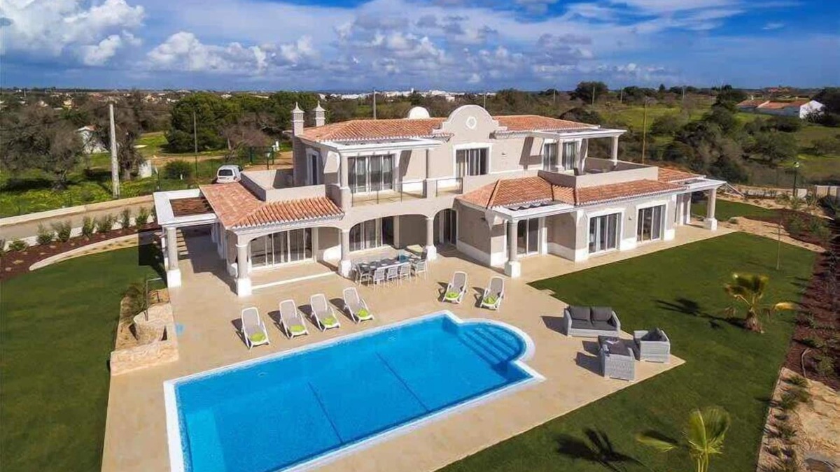 Lagoa Villa | Villa Pinta - Magnificent newly built 5 bedroom property with stunning golf and