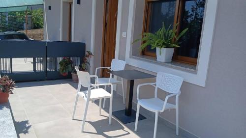 Qafe e Gjashtes Apartment | Villa PIRO