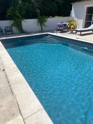 Clarensac Villa | Villa piscine netflix