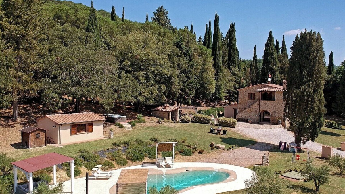 Monteverdi Marittimo Villa | Villa 'Podere Cafaggio' with Private Pool, Private Terrace and Air Conditioning