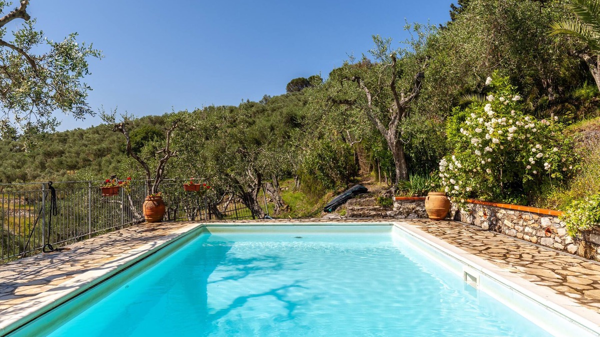 Calci Villa | Villa 'Podere Par di Rota' with Pool, Terrace & Wi-Fi