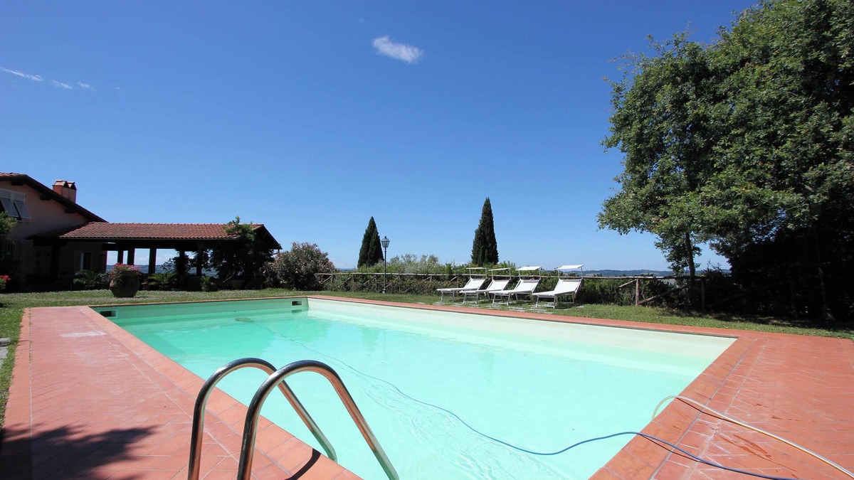 Scandicci Villa | Villa Poggio La Leona with pool near Florence