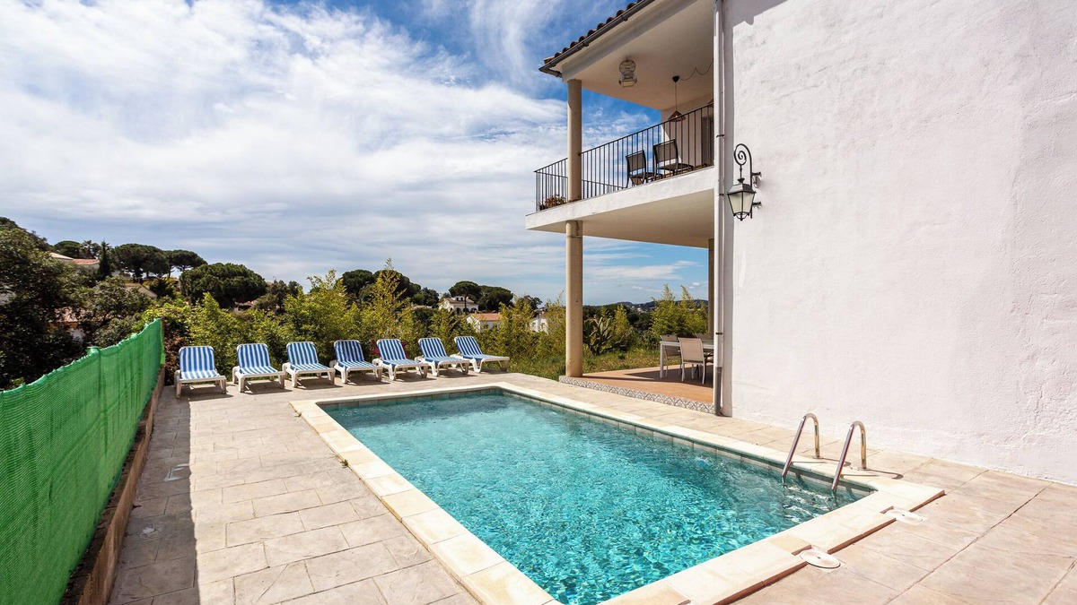 Vidreres Villa | Villa 'Pollancre' with Wi-Fi and Air Conditioning