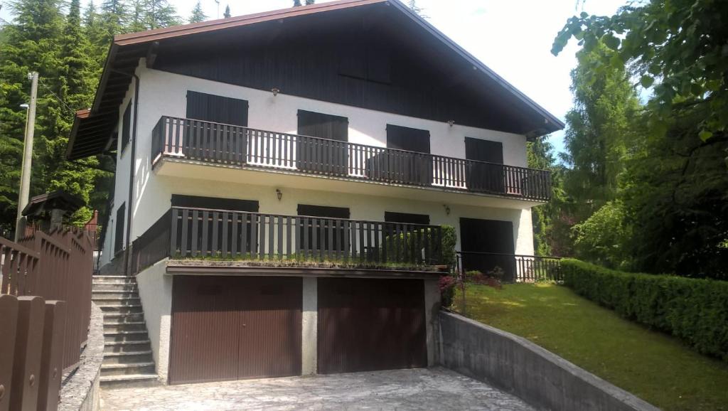 Bratto House | Villa Ponciai 2