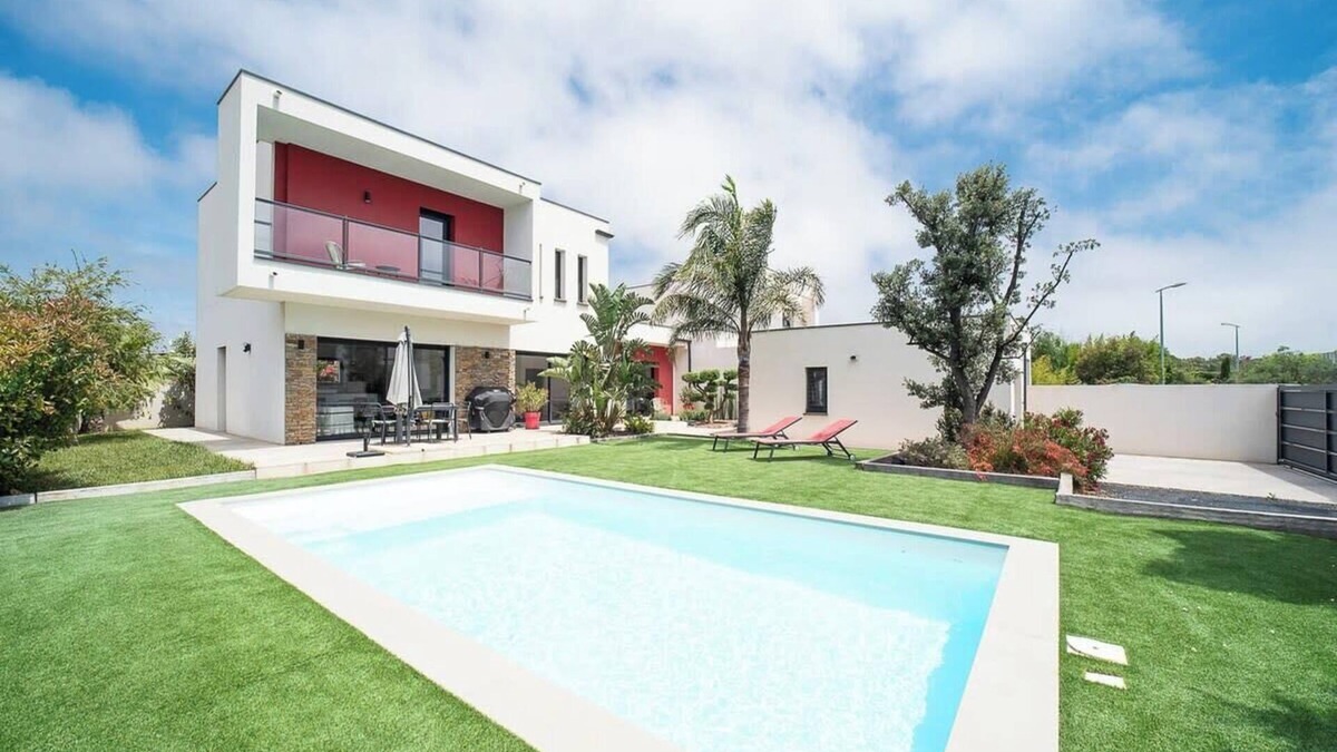 Massilia Villa | Villa - Pool/Jukebox/6 People