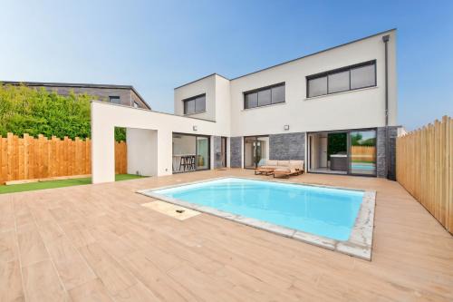 Plouguerneau House | Villa pour 9 - Piscine chauffée - Jacuzzi